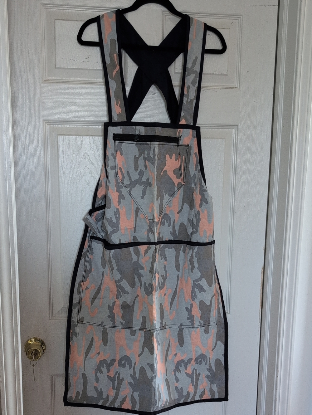 NWOT Camo Versatile Apron